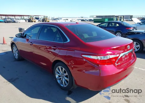 2015 Toyota Camry Xle z USA, uszkodzony, nr VIN 4T1BF1FK0FU994278